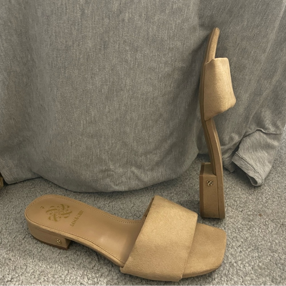 Sam & Libby Karissa Slide Microsuede in Lt Caramel Nude Color - NEVER WORN